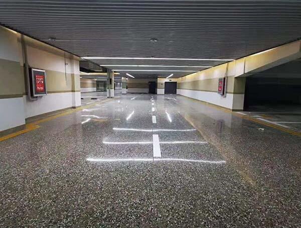 金刚砂地坪.jpg