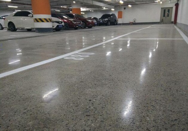 金刚砂地坪.jpg
